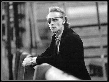 Andrew Vachss, author of SAFE HOUSE published by Knopf. This image may be used or reproduced only in connection with a review or promotion of the Knopf edition of SAFE HOUSE.  The following information must always accompany its use. Credit: © Leo Sorel